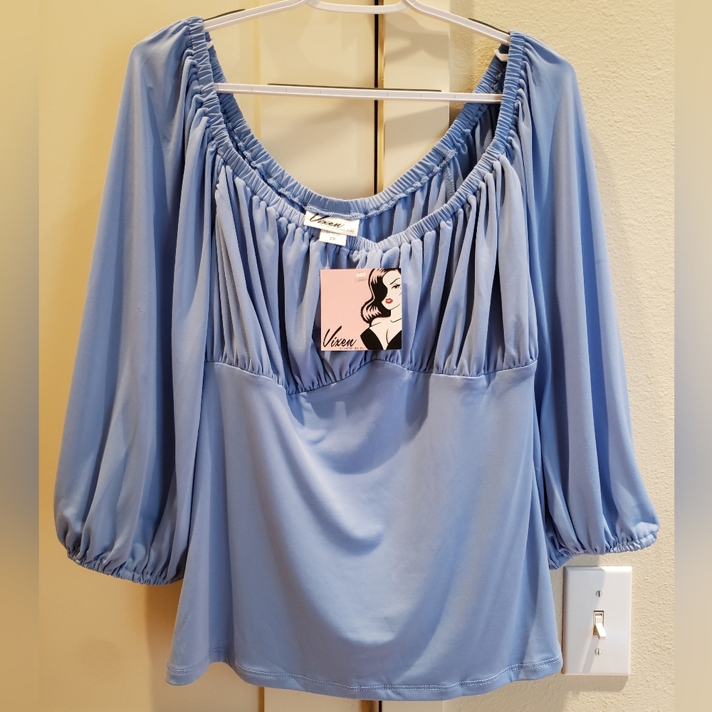 Vixen NWT Vacation Top